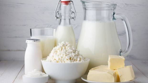 Produsele cu conţinut de grăsimi vegetale să fie comercializate în sectoare separate de produse lactate.