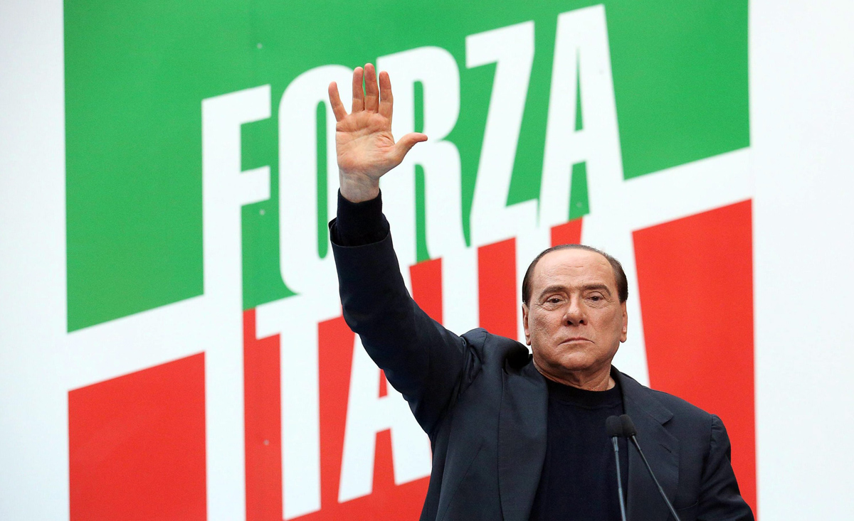 Berlusconi promite că va deporta 600 000 imigranți ilegali