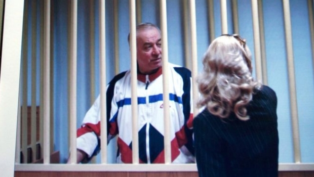 Un fost dublu agent rus, în stare critică în Marea Britanie, după contactul cu o substanţă toxică