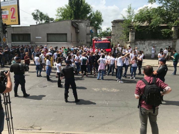 Capitala blocată: Marș fără frică însă cu câteva mii de polițiști
