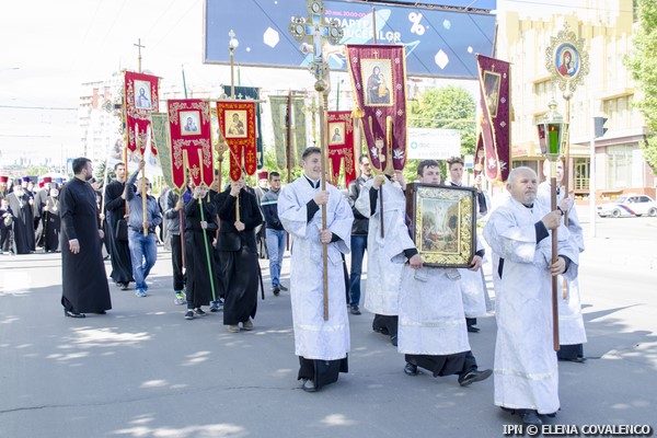 Mars al Tacerii in sustinerea familiei traditionale la Chisinau