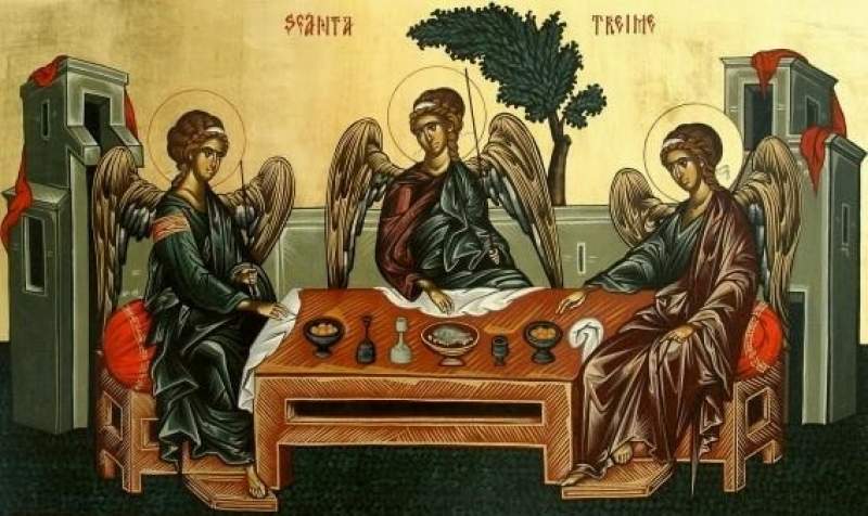 Creştinii ortodocşi sărbătoresc astăzi Sfânta Treime