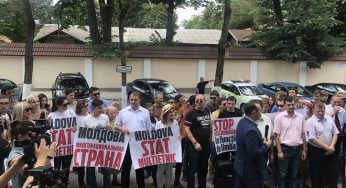 Dodon și PSRM vrea ca limba rusă să aibă „statut oficial de limbă de comunicare în R.Moldova”