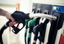 Se anunța ieftiniri la carburanți cu 5 și 9 bani