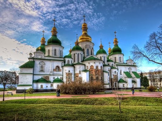 Kremlinul ameninţă după obţinerea autocefaliei de către Biserica Ucrainei. Kievul răspunde că va acţiona dur în caz de „ostilităţi religioase“