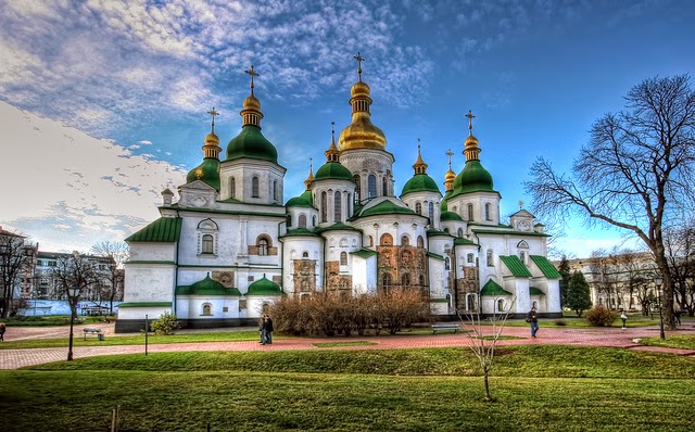 Ucraina va avea biserică independentă de Moscova