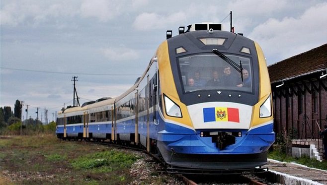 Tinerii născuți pe 27 august pot beneficia de un bilet gratuit de călătorie cu trenul la Iași
