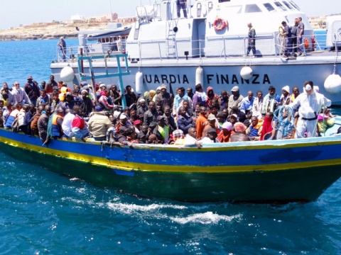 Italia şi Spania au refuzat să primească o navă cu 141 de migranţi din Marea Mediterană