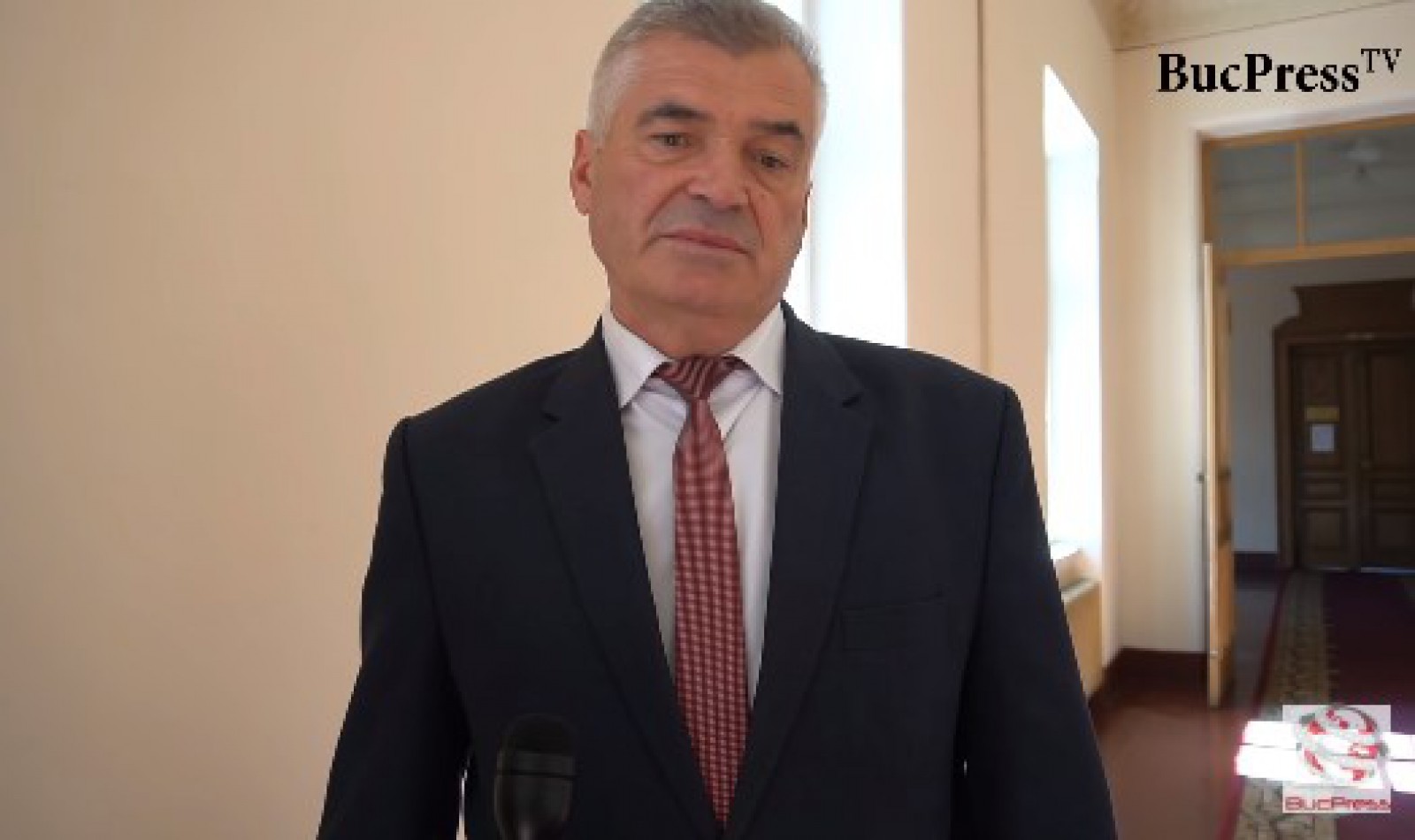 Directorul Gimnaziului din Crasna, regiunea Cernăuți, eliberat din funcție pentru activitățile sale de apărare a limbii române