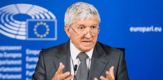 Europarlamentarul Mircea Diaconu solicită preşedintelui şi Guvernului să se implice în rezolvarea problemelor românilor din străinătate