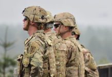SUA | Implantul care îi permite unui soldat să controleze simultan, prin puterea gândului, trei tipuri UAV