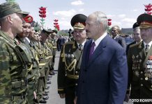 Lukașenko: ”Toți cetățenii adulți ai țării ar trebui să poată folosi arme”