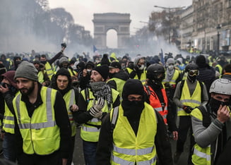 Vestele Galbene în centrul Parisului, pentru a 13-a sâmbătă consecutivă