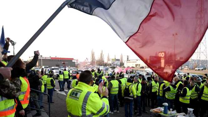 Reprezentanţii protestatarilor din Franţa nu vor mai participa la întâlnirea cu prim-ministrul