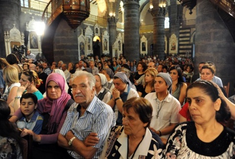 Tot mai mulți sirieni trec la creștinism în urma brutalității islamiste a ISIS