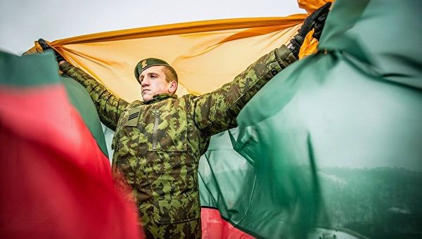 Militari lituanieni, condamnați pentru spionaj în favoarea Moscovei