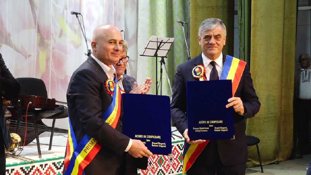 Primăria orașului Sîngerei și a satului Corlăteni din raionul Rîșcani, au semnat un acord de înfrățire cu comuna Dumbrăveni, județul Suceava, România.
