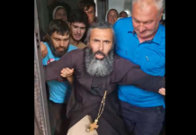 Scandal la Grinăuți: Preoți ai Mitropoliei Moldovei au forțat intrarea în biserica trecută la Patriarhia Română